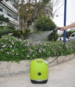 GD73 Aqua2go Lithium Drukreiniger Zonder Vaste Stroom- En Wateraansluiting, Voor Al Uw Outdoor-activiteiten -Tuinverzorgings Winkel 1033x1200 1