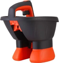 FUXTEC Strooier - Universele Handstrooier - Zoutstrooier - Kunstmeststrooier - Werkt Op Batterijen (geleverd Zonder Batterij) - FX-US270 4 FUXTEC Strooier - Universele Handstrooier - Zoutstrooier - Kunstmeststrooier - Werkt Op Batterijen (geleverd Zonder Batterij) - FX-US270 -Tuinverzorgings Winkel 1131x1200 4