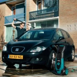 VONROC Hogedrukreiniger V18-2 1800W – 140 Bar – 420 L/h – Incl. 8m Slang, Geïntegreerde Reinigingsmiddelen Tank, Terrasreiniger, Spuitstukken En Accessoires 9 VONROC Hogedrukreiniger V18-2 1800W – 140 Bar – 420 L/h – Incl. 8m Slang, Geïntegreerde Reinigingsmiddelen Tank, Terrasreiniger, Spuitstukken En Accessoires -Tuinverzorgings Winkel 1200x1200 193