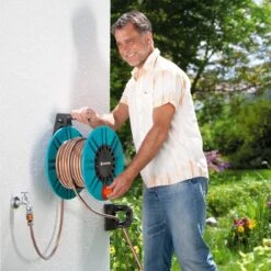 GARDENA - Wandslanghouder 60 Met Slanggeleider - Slanghouder - Maximale Capaciteit 60 Meter -Tuinverzorgings Winkel 1200x1200 1997