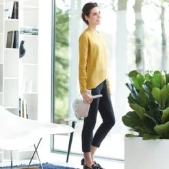 Elho Plunge Gieter 20 - Gieter Voor Binnenaccessoires - Ø 15.0 X H 29.5 Cm - Grijs/Warm Grijs 4 Elho Plunge Gieter 20 - Gieter Voor Binnenaccessoires - Ø 15.0 X H 29.5 Cm - Grijs/Warm Grijs -Tuinverzorgings Winkel 1200x1200 2226