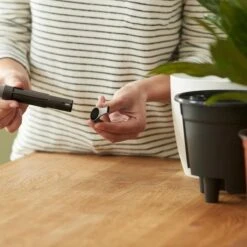 Elho Self-watering Insert 17 - Accessoires Voor Binnenaccessoires - Ø 17.0 X H 15.8 Cm - Zwart/Living Black -Tuinverzorgings Winkel 1200x1200 2431