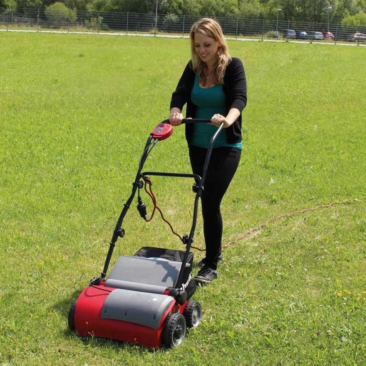 Einhell Verticuteerder en Beluchter RG-SA 1433 (1400 W - 33 cm werkbreedte - 3-voudige hoogteverstelling - 28 l - aanbevolen voor oppervlaktes tot 400 m²) Einhell Verticuteerder En Beluchter RG-SA 1433 (1400 W - 33 Cm Werkbreedte - 3-voudige Hoogteverstelling - 28 L - Aanbevolen Voor Oppervlaktes Tot 400 M²) -Tuinverzorgings Winkel 1200x1200 339