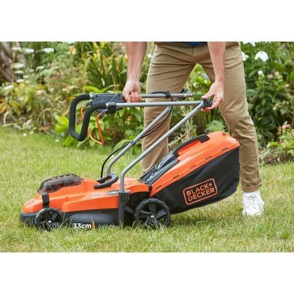 BLACK+DECKER BCMW3318N-XJ Grasmaaier - 18V - 33cm - excl. accu & lader Black & Decker BLACK+DECKER BCMW3318N-XJ Grasmaaier - 18V - 33cm - Excl. Accu & Lader -Tuinverzorgings Winkel 1200x1200 461