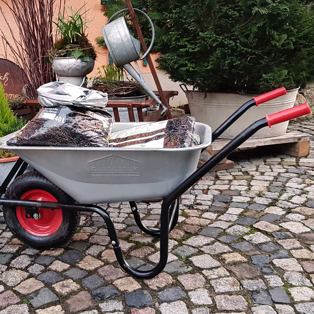 Gardebruk Kruiwagen 100L - Luchtband - 250kg Draagkracht Zilver Gardebruk Kruiwagen 100L - Luchtband - 250kg Draagkracht Zilver -Tuinverzorgings Winkel 1200x1200 70