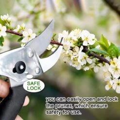 Tuinierset 51 Delig Met Gereedschapsmand - Inclusief Tuinschaar, Handschep, Handhark, Plantenspuit, Haakvormige Voegenkrabber, Bloemenschepje, Bloemenschaar, Grasschaar En Heggenschaar 5 Tuinierset 51 Delig Met Gereedschapsmand - Inclusief Tuinschaar, Handschep, Handhark, Plantenspuit, Haakvormige Voegenkrabber, Bloemenschepje, Bloemenschaar, Grasschaar En Heggenschaar -Tuinverzorgings Winkel 1200x1200 760