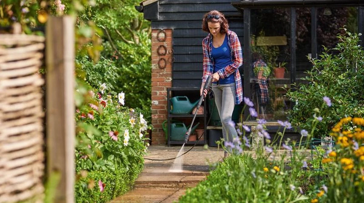 Bosch Universal Aquatak 135 Hogedrukreiniger - op snoer - 1900 W - 135 bar Bosch Universal Aquatak 135 Hogedrukreiniger - Op Snoer - 1900 W - 135 Bar -Tuinverzorgings Winkel