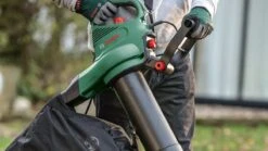 Bosch UniversalGardenTidy 2300 Bladblazer - Op Snoer - 2300 W -Tuinverzorgings Winkel 1200x675 3