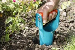 GARDENA Bollenplanter - Diepteaanduiding - Automatische Aardeloslating -Tuinverzorgings Winkel 1200x799 143