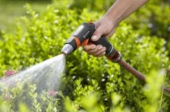 GARDENA - Comfort Reinigingsbroes - Spuitpistool - Traploos Instelbaar -Tuinverzorgings Winkel 1200x799 226