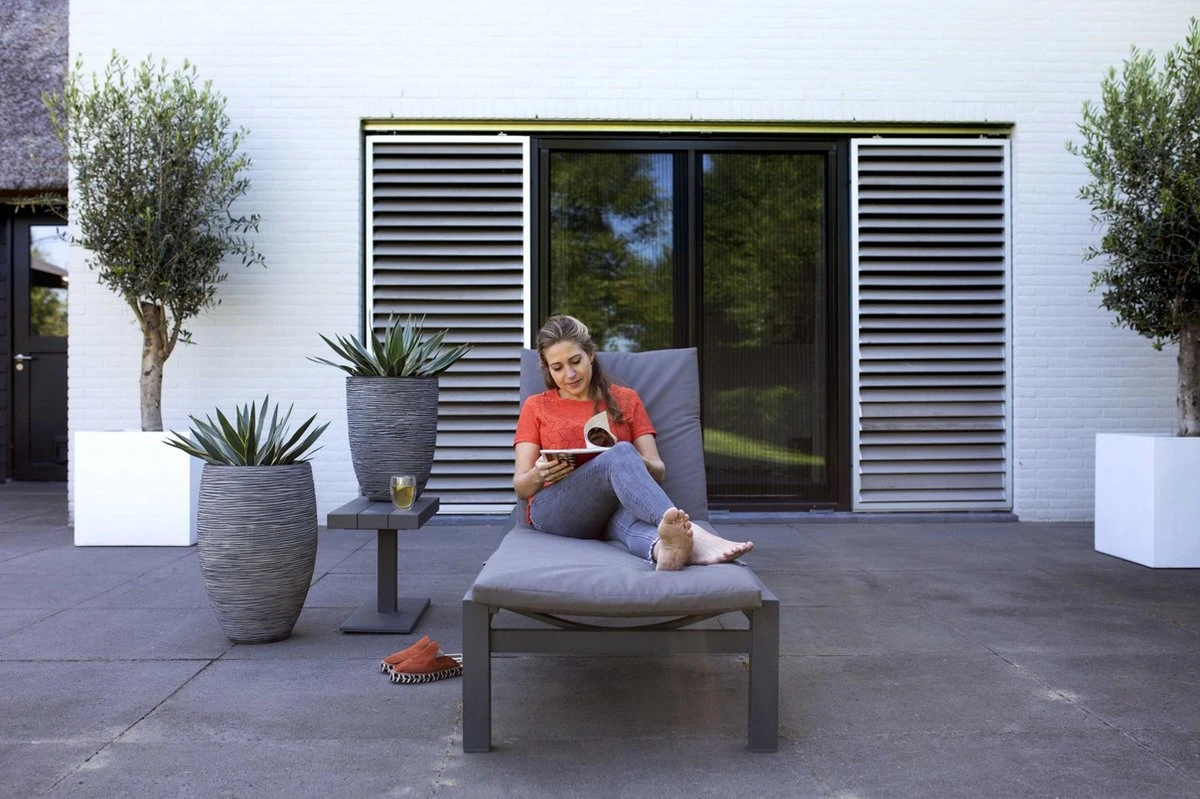 Capi Europe - Vaas elegant laag Rib NL - 36x47 - Antraciet - Voor binnen en buiten - KOFZ782 Capi Europe - Vaas Elegant Laag Rib NL - 36x47 - Antraciet - Voor Binnen En Buiten - KOFZ782 -Tuinverzorgings Winkel 1200x799 238