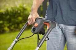 GARDENA - PowerMax™ 1200/32 0- Grasmaaier (gemotoriseerd) - Maaibreedte 32 Cm 8 GARDENA - PowerMax™ 1200/32 0- Grasmaaier (gemotoriseerd) - Maaibreedte 32 Cm -Tuinverzorgings Winkel 1200x799 4