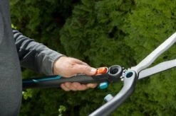 GARDENA - 2 In 1 EnergyCut Heggenschaar - 2.5x Meer Kracht - Totale Lengte 60 Cm 15 GARDENA - 2 In 1 EnergyCut Heggenschaar - 2.5x Meer Kracht - Totale Lengte 60 Cm -Tuinverzorgings Winkel 1200x799 66