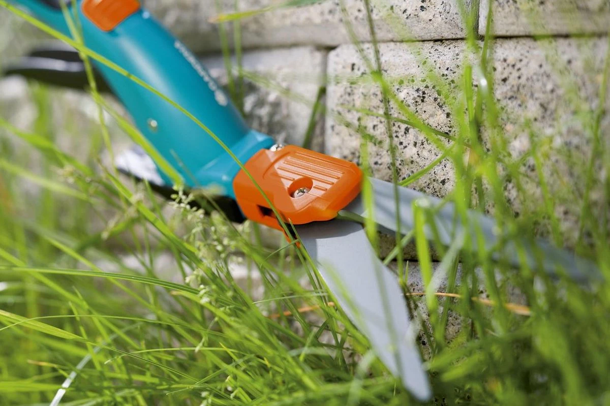 GARDENA Comfort grasschaar - 360° draaibaar - antikleef coating - golfsnede GARDENA Comfort Grasschaar - 360° Draaibaar - Antikleef Coating - Golfsnede -Tuinverzorgings Winkel 1200x799 74