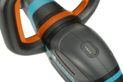 GARDENA - ComfortCut 50/18V-P4A Ready-To-Use Set - Heggenschaar -Tuinverzorgings Winkel 1200x799 76