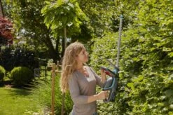 GARDENA - ComfortCut 50/18V-P4A Ready-To-Use Set - Heggenschaar -Tuinverzorgings Winkel 1200x799 78