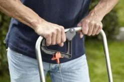 GARDENA - Strooiwagen L - Strooikar - 400m2 - 12.5 Liter 10 GARDENA - Strooiwagen L - Strooikar - 400m2 - 12.5 Liter -Tuinverzorgings Winkel 1200x799 8