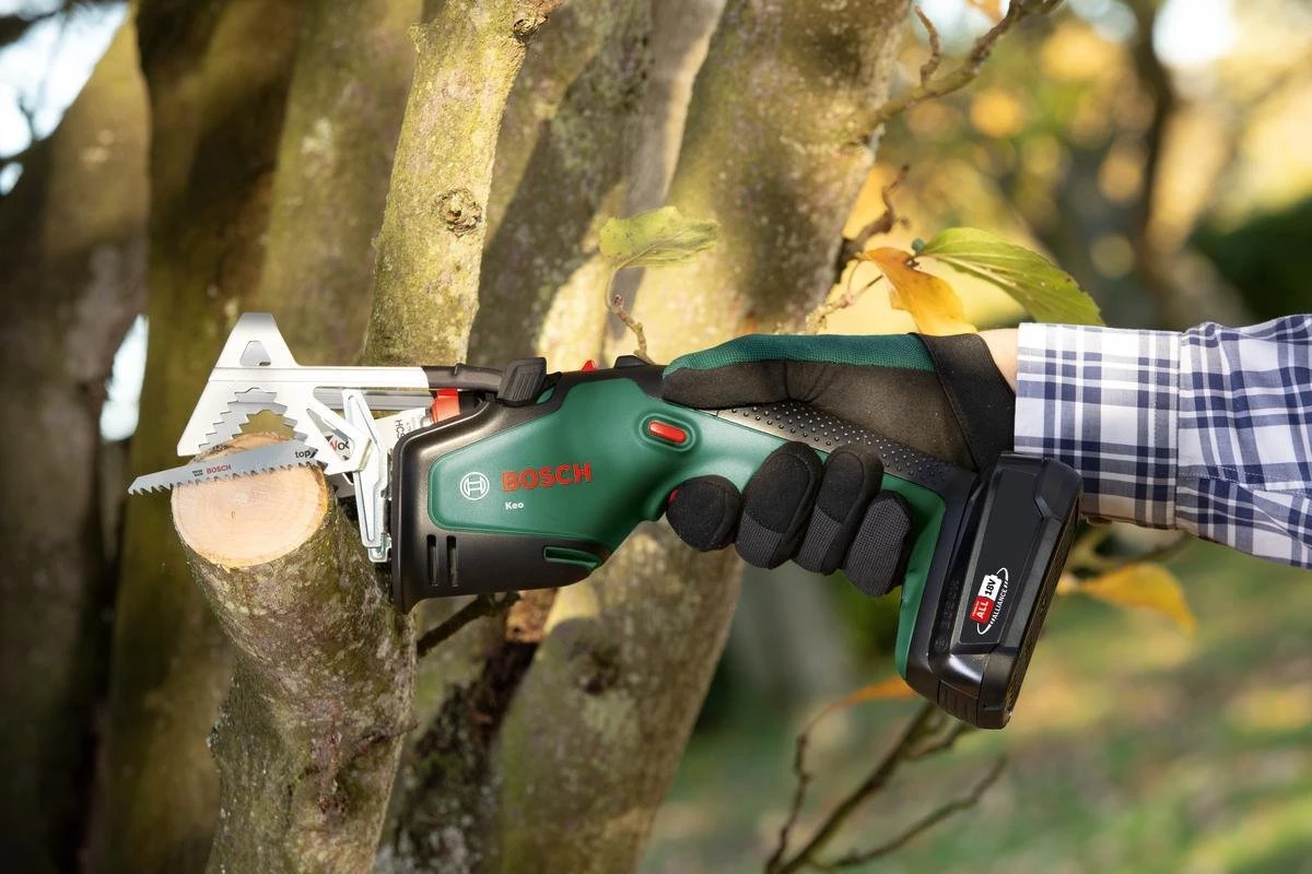 Bosch KEO 18 accu tuinzaagmachine - Snijdiameter van 80 mm - Met 18 V accu en lader Bosch KEO 18 Accu Tuinzaagmachine - Snijdiameter Van 80 Mm - Met 18 V Accu En Lader -Tuinverzorgings Winkel 1200x800 155