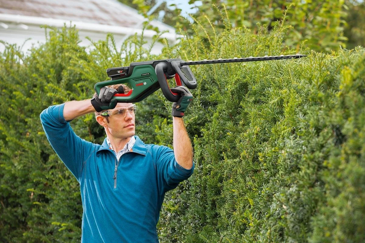 Bosch UniversalHedgeCut 18-55 Heggenschaar - Zonder 18V accu en oplader Bosch UniversalHedgeCut 18-55 Heggenschaar - Zonder 18V Accu En Oplader -Tuinverzorgings Winkel 1200x800 190