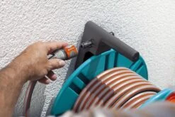 GARDENA - Wandslanghouder 60 Met Slanggeleider - Slanghouder - Maximale Capaciteit 60 Meter -Tuinverzorgings Winkel 1200x800 346