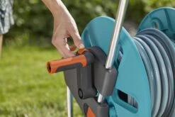 GARDENA - AquaRoll M CleverRoll Easy Slangenwagen - Maximaal 60 Meter - Inklapbare Zwengel 5 GARDENA - AquaRoll M CleverRoll Easy Slangenwagen - Maximaal 60 Meter - Inklapbare Zwengel -Tuinverzorgings Winkel 1200x800 350