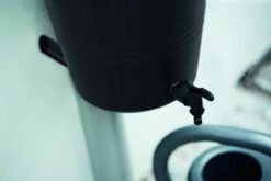 Elho Green Basics Rain Catcher 33 - Regenton Voor Balkonbuiten - Ø 33.5 X H 73.5 Cm - Zwart/Living Black -Tuinverzorgings Winkel 1200x800 375