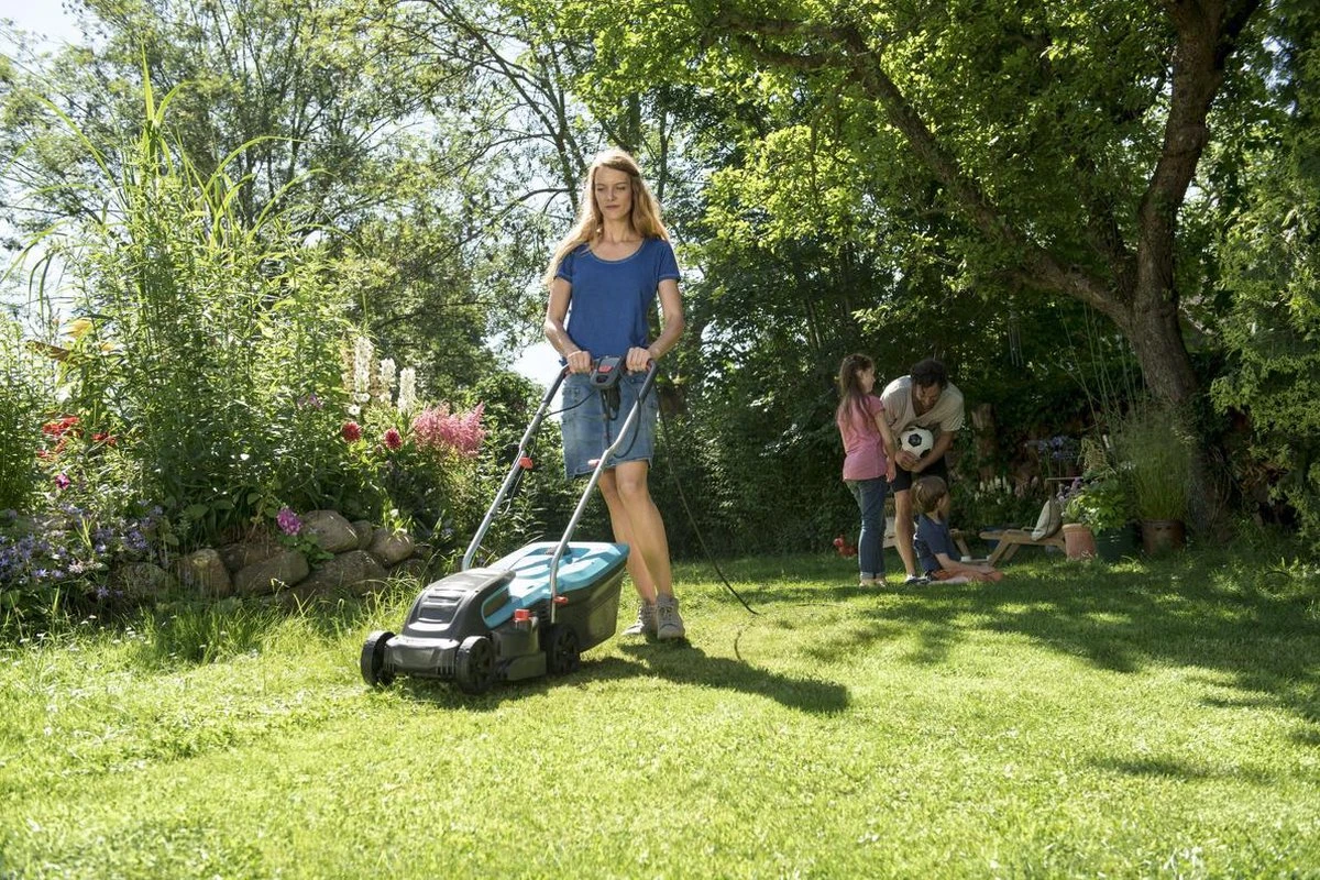 GARDENA - PowerMax™ 1200/32 0- Grasmaaier (gemotoriseerd) - Maaibreedte 32 cm GARDENA - PowerMax™ 1200/32 0- Grasmaaier (gemotoriseerd) - Maaibreedte 32 Cm -Tuinverzorgings Winkel 1200x800 4