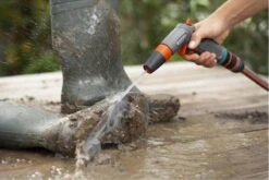 GARDENA - Comfort Reinigingsbroes - Spuitpistool - Traploos Instelbaar -Tuinverzorgings Winkel 1200x800 417