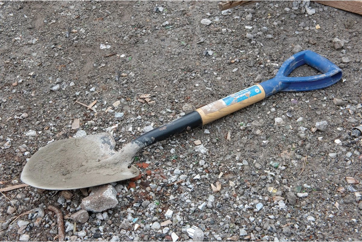 Silverline Mini Spade met Ronde Kop en Houten Schacht - 70 cm Silverline Mini Spade Met Ronde Kop En Houten Schacht - 70 Cm -Tuinverzorgings Winkel 1200x803 2