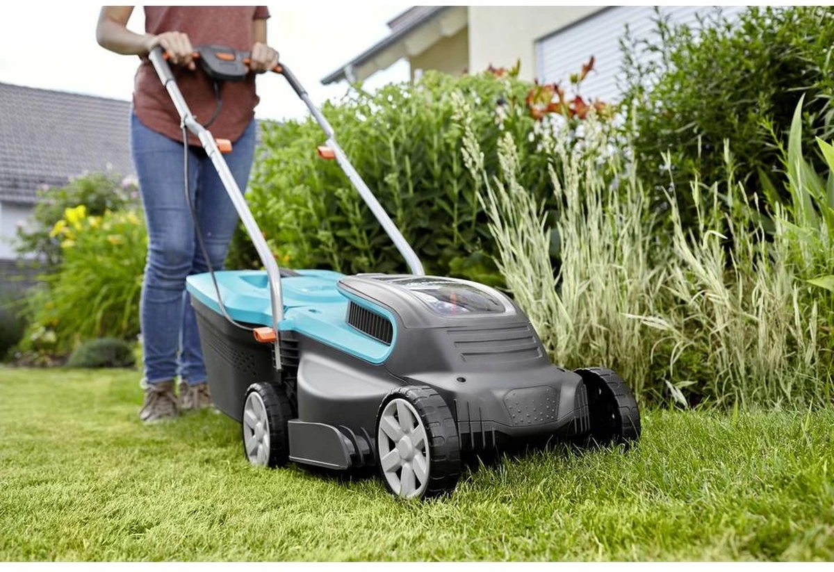 GARDENA - PowerMax 32/36V P4A Ready To Use Set - Grasmaaier (gemotoriseerd) - Maaihoogte 60mm - Snijbreedte 32 cm GARDENA - PowerMax 32/36V P4A Ready To Use Set - Grasmaaier (gemotoriseerd) - Maaihoogte 60mm - Snijbreedte 32 Cm -Tuinverzorgings Winkel 1200x823 2