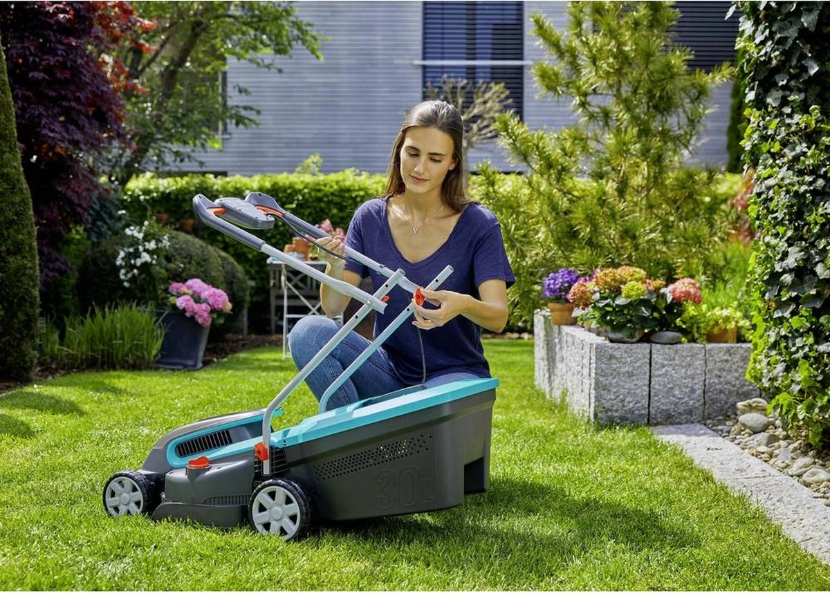 GARDENA - PowerMax 32/36V P4A Ready To Use Set - Grasmaaier (gemotoriseerd) - Maaihoogte 60mm - Snijbreedte 32 cm GARDENA - PowerMax 32/36V P4A Ready To Use Set - Grasmaaier (gemotoriseerd) - Maaihoogte 60mm - Snijbreedte 32 Cm -Tuinverzorgings Winkel 1200x865 3