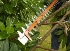 Black & Decker BLACK+DECKER BEHTS451-QS Heggenschaar - 550W - 60cm - Gesnoerd -Tuinverzorgings Winkel 1200x878 1