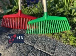 Synx Tools Gazonhark Bladhark 23 Tanden Hark - Harken - Grashark- Gazon - Kunststof Blauw/groen -Met Steel 120cm 4 Synx Tools Gazonhark Bladhark 23 Tanden Hark - Harken - Grashark- Gazon - Kunststof Blauw/groen -Met Steel 120cm -Tuinverzorgings Winkel 1200x899 17