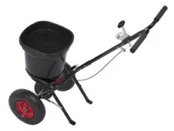 Kreator KRTGR9005 Strooiwagen - 300 Tot 370 Cm Strooibreedte - 23 Liter -Tuinverzorgings Winkel 1200x904 1