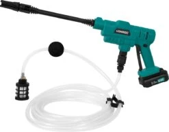 VONROC Accu Drukreiniger 20V – 24bar – 198 L/h - Incl. 5m Aanzuigslang, Reinigingsmiddelenfles En Regelbare Spuitmond – Incl. 2x 2.0Ah Accu En Snellader -Tuinverzorgings Winkel 1200x939 2