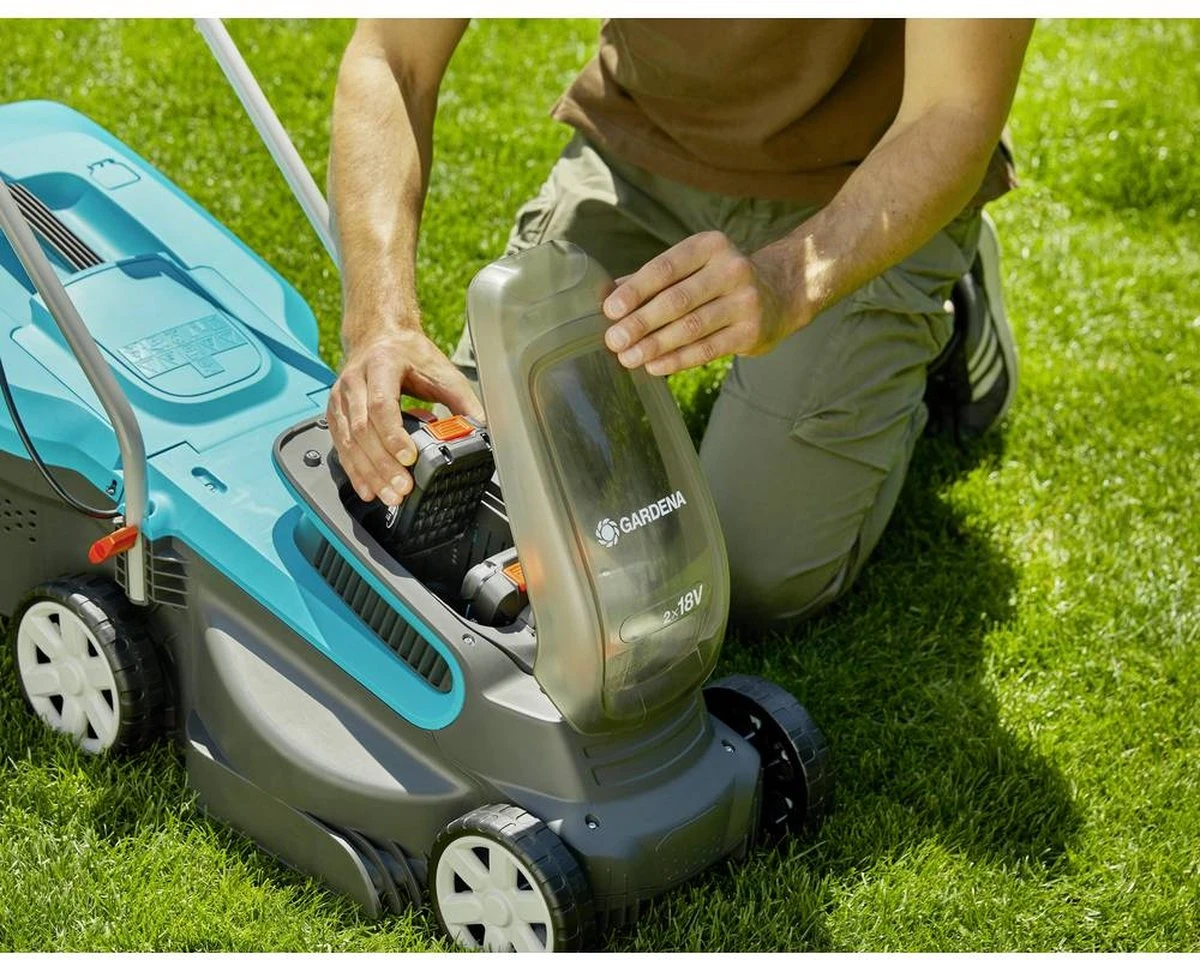 GARDENA - PowerMax 32/36V P4A Ready To Use Set - Grasmaaier (gemotoriseerd) - Maaihoogte 60mm - Snijbreedte 32 cm GARDENA - PowerMax 32/36V P4A Ready To Use Set - Grasmaaier (gemotoriseerd) - Maaihoogte 60mm - Snijbreedte 32 Cm -Tuinverzorgings Winkel 1200x960 2