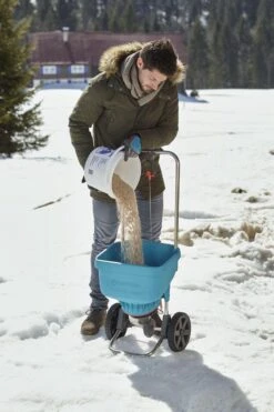 GARDENA Strooiwagen XL Strooikar - 800m2 - 18 Liter 7 GARDENA Strooiwagen XL Strooikar - 800m2 - 18 Liter -Tuinverzorgings Winkel 799x1200 52