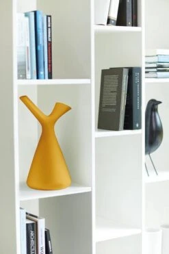 Elho Plunge Gieter 20 - Gieter Voor Binnenaccessoires - Ø 15.0 X H 29.5 Cm - Geel/Oker -Tuinverzorgings Winkel 800x1200 123