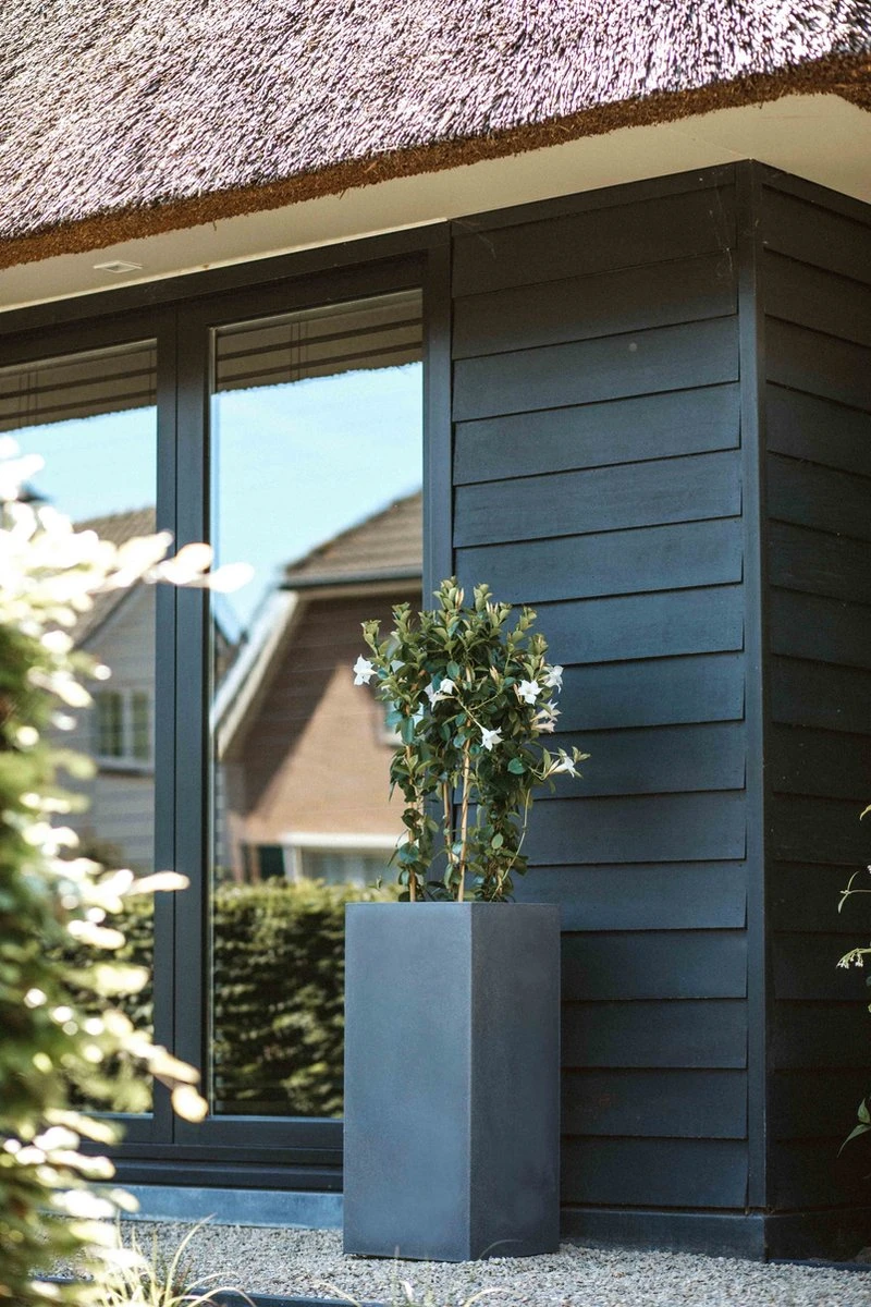 Capi Europe - Bloempot rechthoek Smooth NL - 36x36x79 - Zwart - Voor binnen en buiten - KBL952 Capi Europe - Bloempot Rechthoek Smooth NL - 36x36x79 - Zwart - Voor Binnen En Buiten - KBL952 -Tuinverzorgings Winkel 800x1200 162