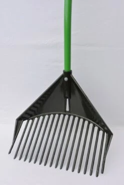 Golden Gark Multihark - Voor Harken, Scheppen En Zeven - Per Stuk – Groen -Tuinverzorgings Winkel 803x1200 1