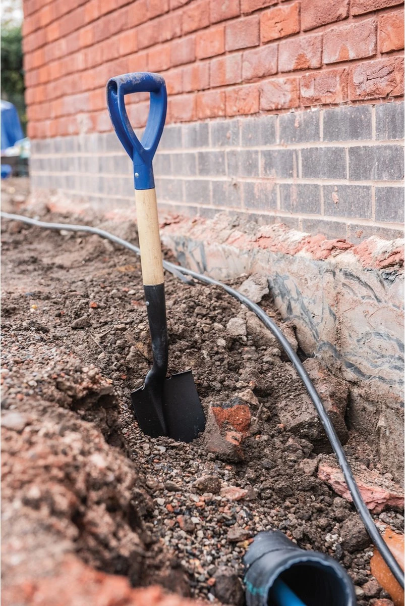 Silverline Mini Spade met Ronde Kop en Houten Schacht - 70 cm Silverline Mini Spade Met Ronde Kop En Houten Schacht - 70 Cm -Tuinverzorgings Winkel 803x1200 3