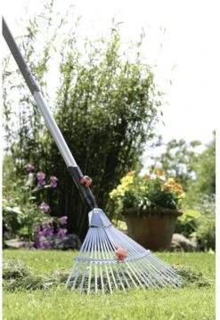 GARDENA Combisysteem Bladhark Hark - Werkbreedte Verstelbaar 30/50 Cm - Aanbevolen Steellengte 130 Cm -Tuinverzorgings Winkel 825x1200 13